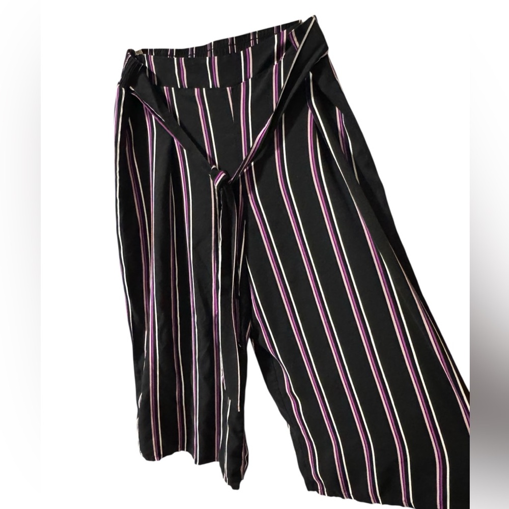 Wild Fable Black and Pink Wide leg Coulots